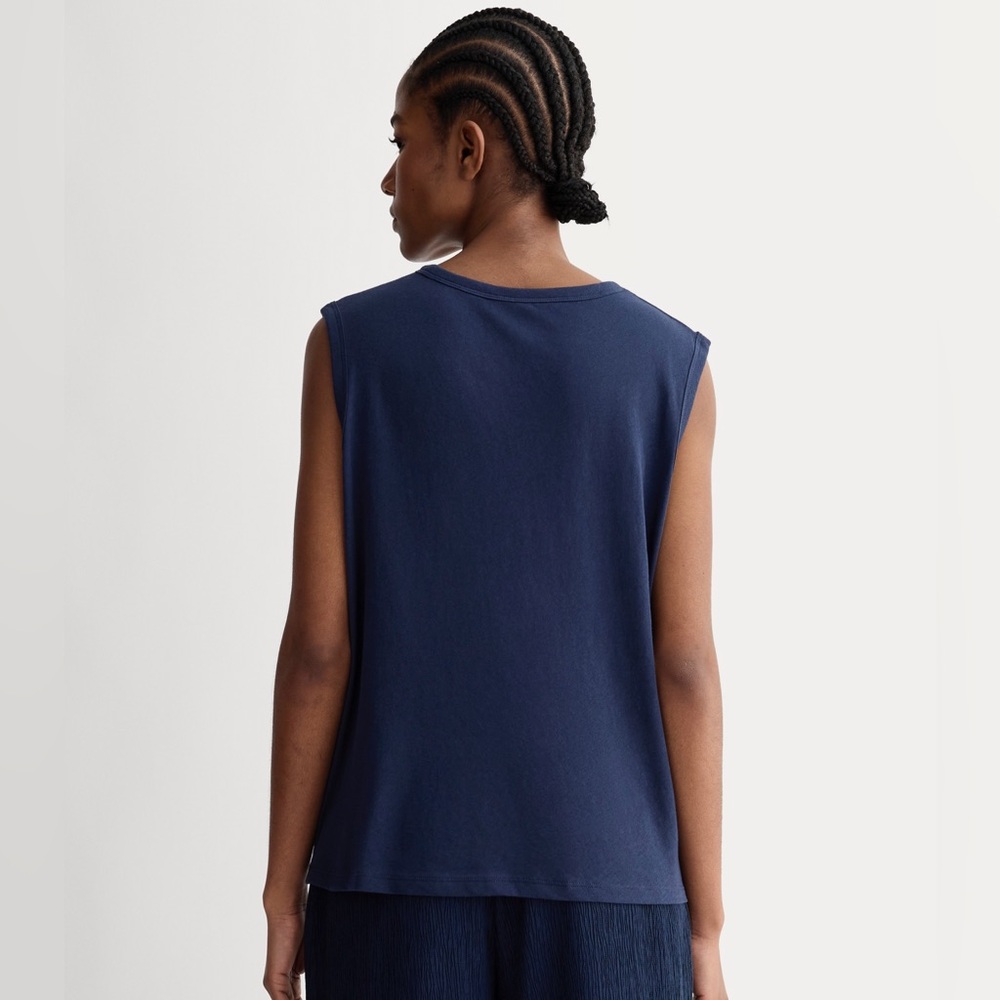 Everlane The Air Muscle Tank in Navy - Picture 4 of 5